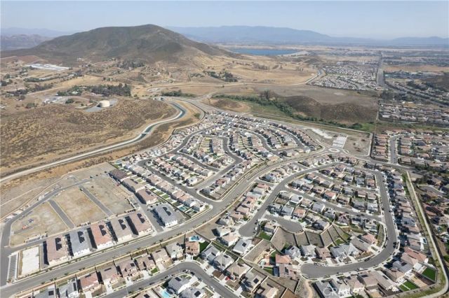 33067 Chartreuse, Winchester, CA 92596