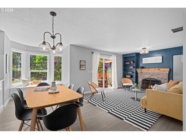 410 E BRANDON Dr, Newberg, OR 97132