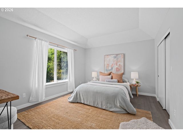 410 E BRANDON Dr, Newberg, OR 97132
