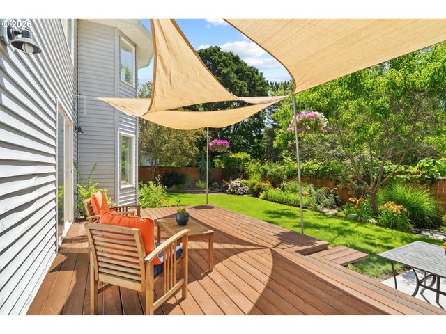 410 E BRANDON Dr, Newberg, OR 97132