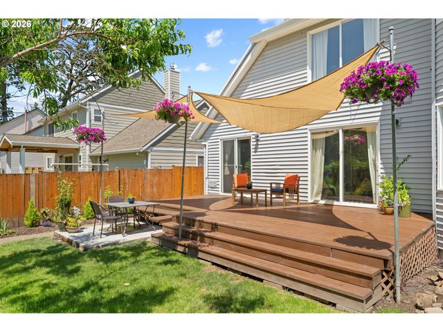 410 E BRANDON Dr, Newberg, OR 97132
