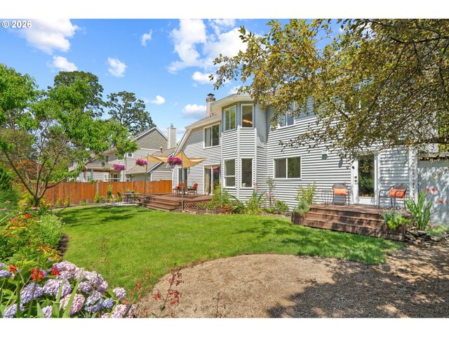 410 E BRANDON Dr, Newberg, OR 97132