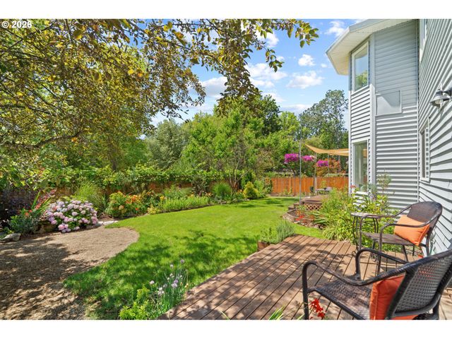410 E BRANDON Dr, Newberg, OR 97132