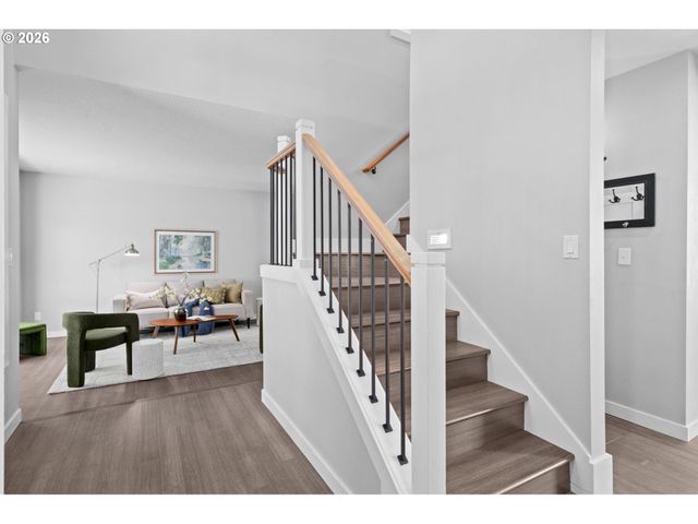 410 E BRANDON Dr, Newberg, OR 97132