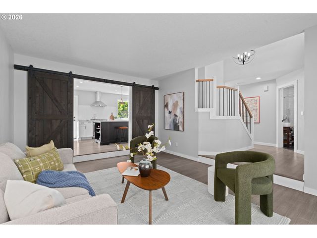 410 E BRANDON Dr, Newberg, OR 97132