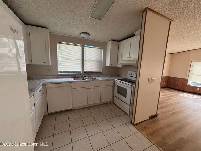 1924 Seagrape Street NE, Palm Bay, FL 32905