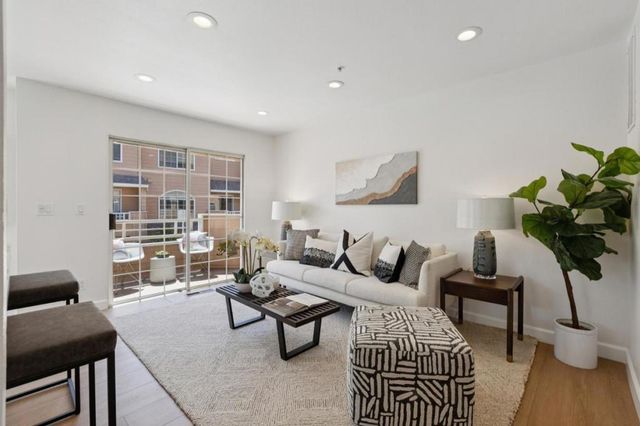 444 San Antonio Road 2D, Palo Alto, CA 94306