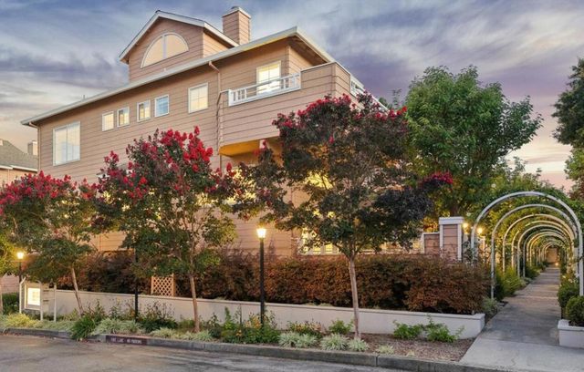 444 San Antonio Road 2D, Palo Alto, CA 94306
