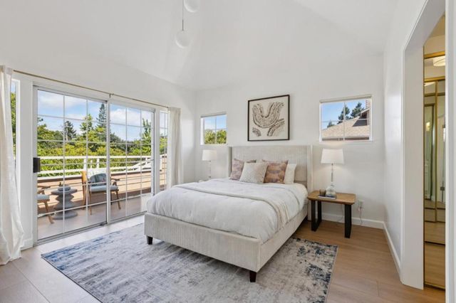 444 San Antonio Road 2D, Palo Alto, CA 94306