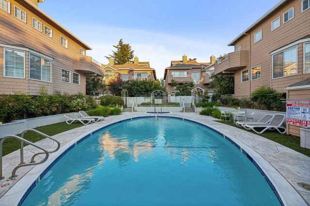 444 San Antonio Road 2D, Palo Alto, CA 94306