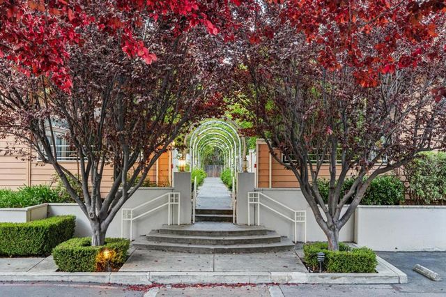 444 San Antonio Road 2D, Palo Alto, CA 94306