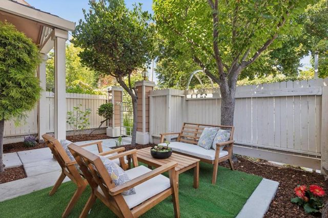 444 San Antonio Road 2D, Palo Alto, CA 94306