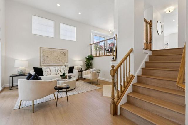 444 San Antonio Road 2D, Palo Alto, CA 94306