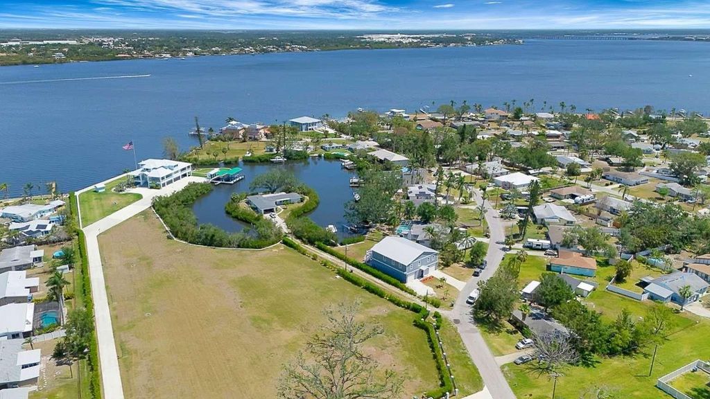 217 22ND STREET COURT NE, BRADENTON, FL 34208 — photo 2