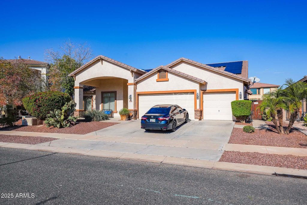 15850 W MERCER Lane, Surprise, AZ 85379 — photo 3