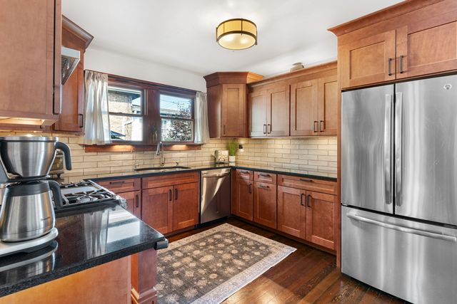 6525 34th Street, Berwyn, IL 60402