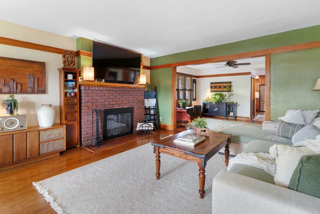6525 34th Street, Berwyn, IL 60402
