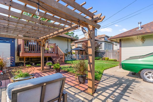 6525 34th Street, Berwyn, IL 60402