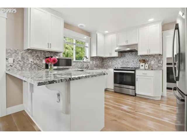2701 Sw LATOURELL Pl, Troutdale, OR 97060