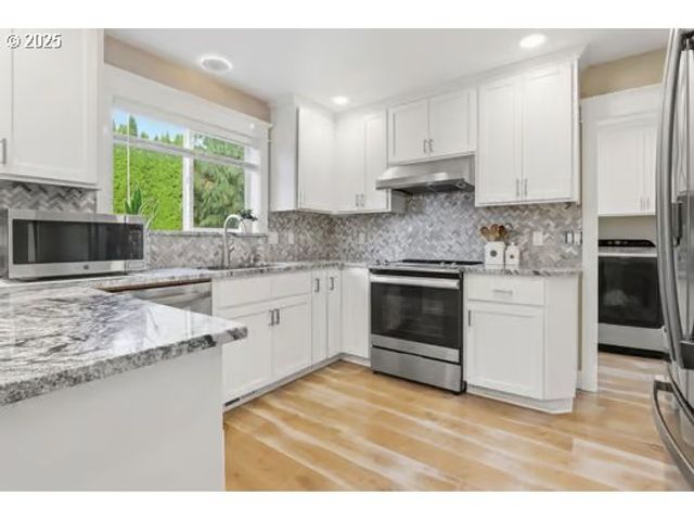 2701 Sw LATOURELL Pl, Troutdale, OR 97060
