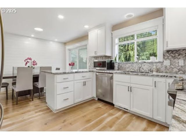 2701 Sw LATOURELL Pl, Troutdale, OR 97060