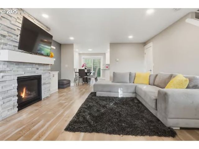 2701 Sw LATOURELL Pl, Troutdale, OR 97060