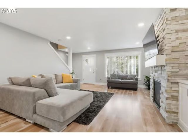 2701 Sw LATOURELL Pl, Troutdale, OR 97060