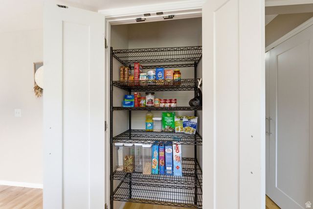 9057 S CHERBOURG PL, Sandy, UT 84093