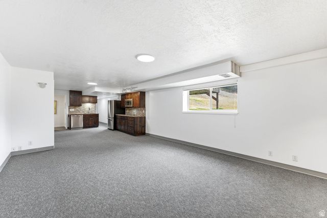 9057 S CHERBOURG PL, Sandy, UT 84093