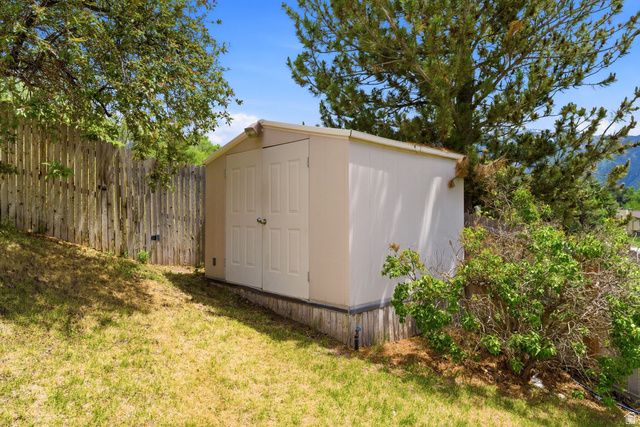 9057 S CHERBOURG PL, Sandy, UT 84093