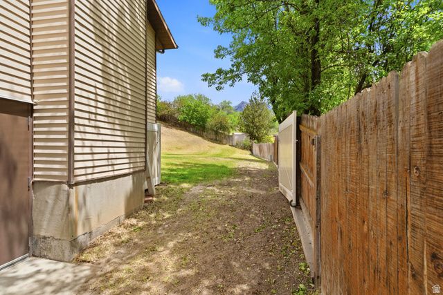9057 S CHERBOURG PL, Sandy, UT 84093