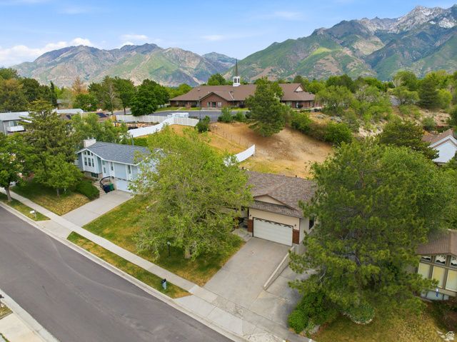 9057 S CHERBOURG PL, Sandy, UT 84093