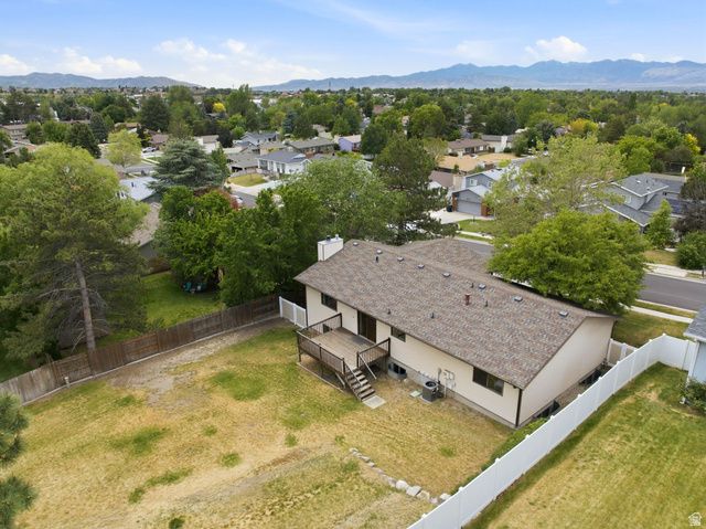 9057 S CHERBOURG PL, Sandy, UT 84093
