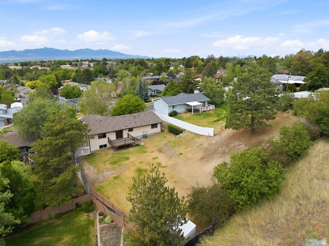 9057 S CHERBOURG PL, Sandy, UT 84093