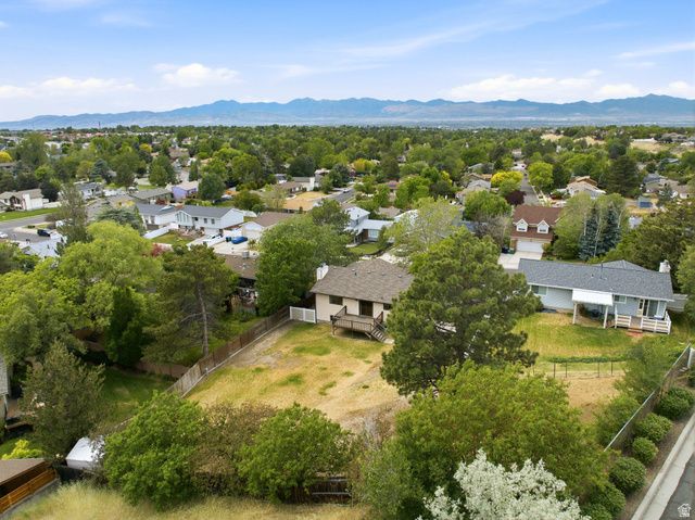 9057 S CHERBOURG PL, Sandy, UT 84093