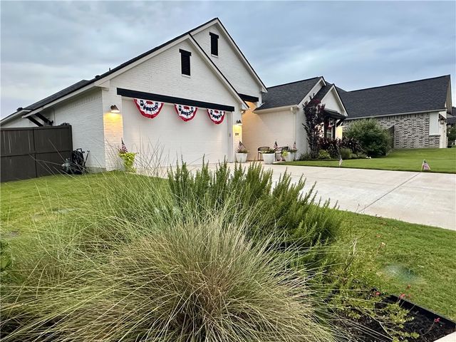 4105 Peregrine Court, Bryan, TX 77802