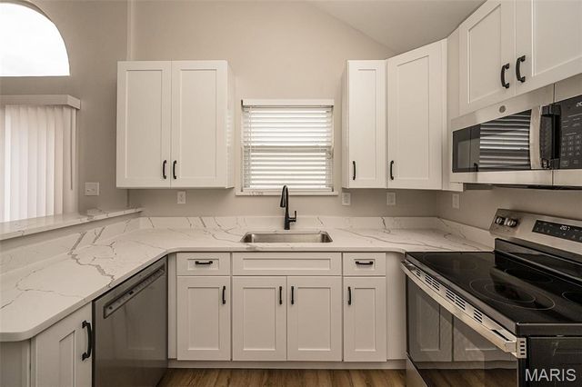 2666 Liberty Gardens Drive, Florissant, MO 63031