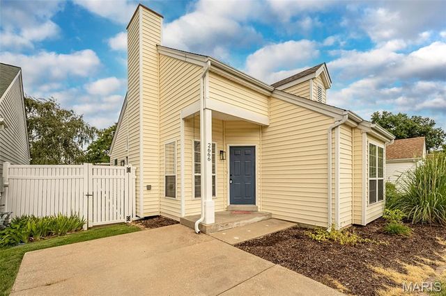 2666 Liberty Gardens Drive, Florissant, MO 63031
