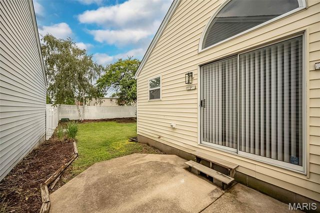 2666 Liberty Gardens Drive, Florissant, MO 63031