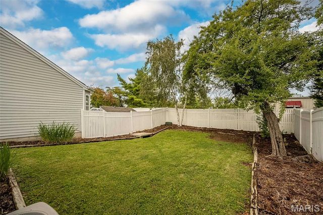 2666 Liberty Gardens Drive, Florissant, MO 63031