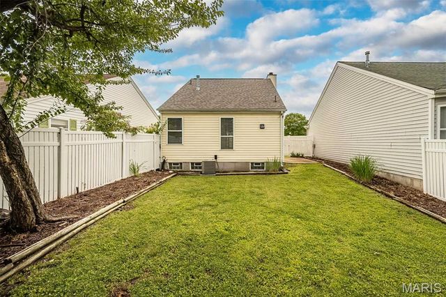 2666 Liberty Gardens Drive, Florissant, MO 63031