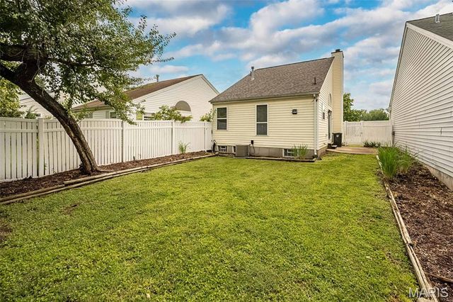 2666 Liberty Gardens Drive, Florissant, MO 63031