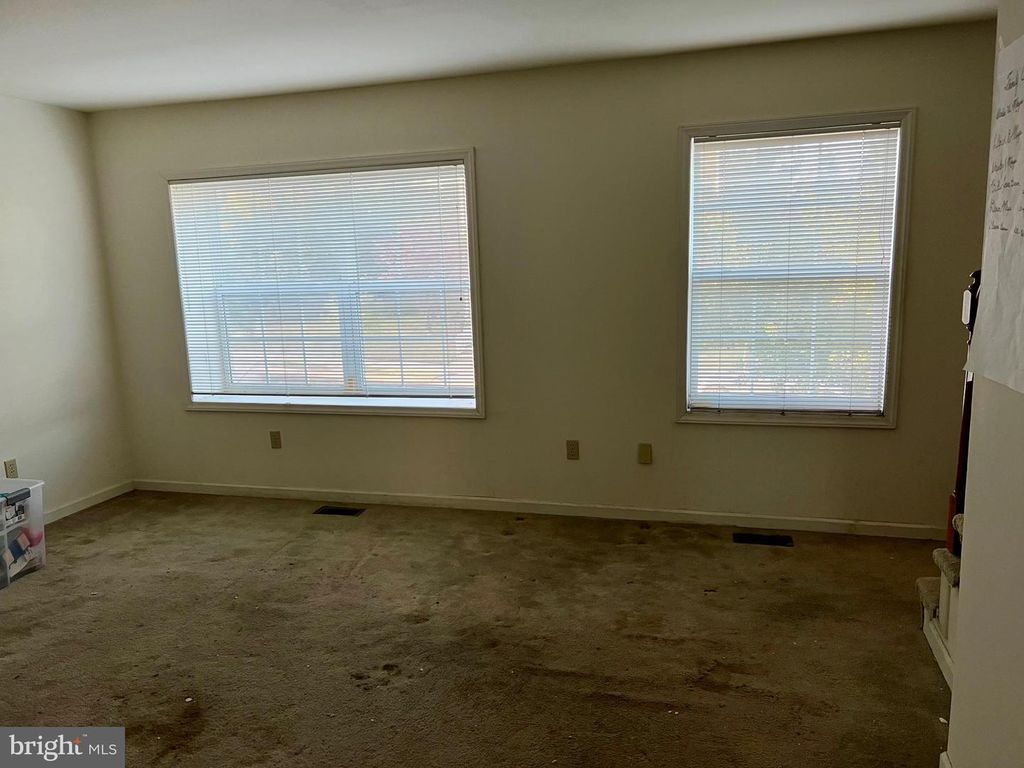 2803 KNOX ST SE, Washington, DC 20020