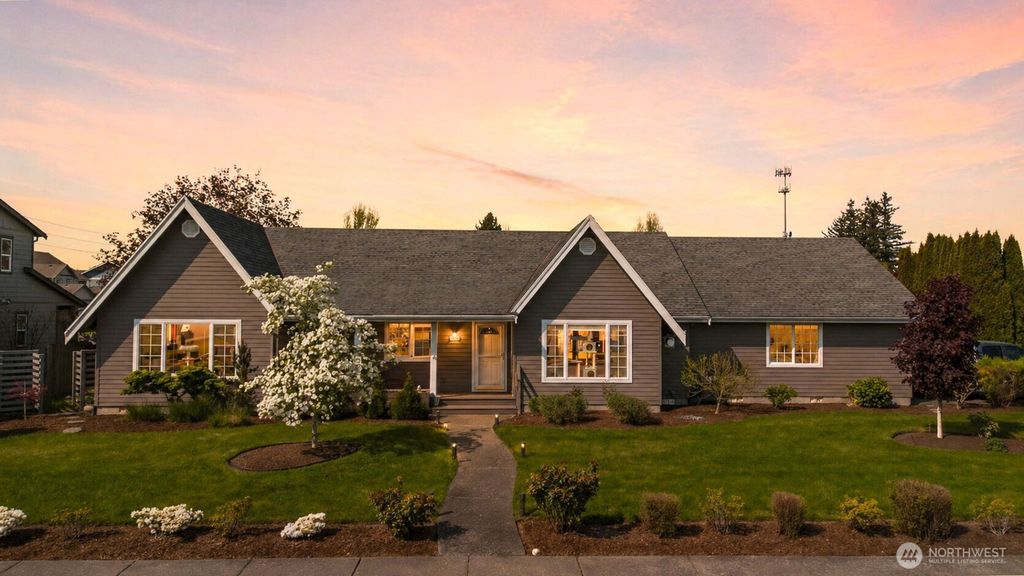 1277 Aaron Drive, Lynden, WA 98264