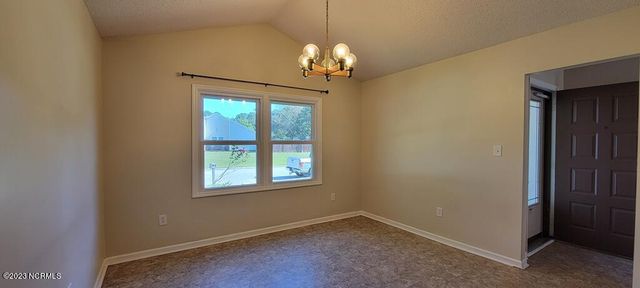 527 Raintree Circle, Jacksonville, NC 28540