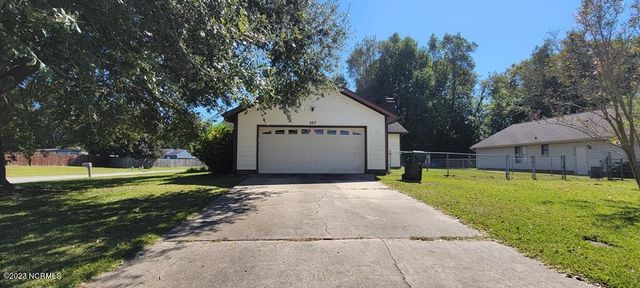 527 Raintree Circle, Jacksonville, NC 28540