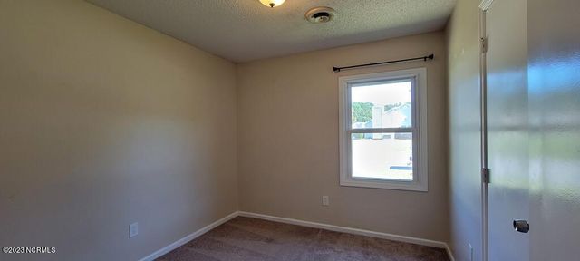 527 Raintree Circle, Jacksonville, NC 28540