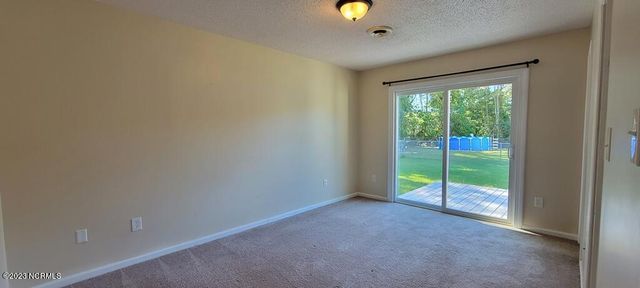 527 Raintree Circle, Jacksonville, NC 28540