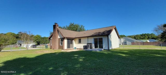 527 Raintree Circle, Jacksonville, NC 28540