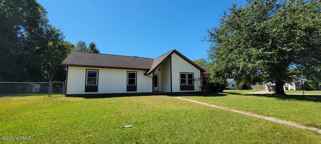 527 Raintree Circle, Jacksonville, NC 28540